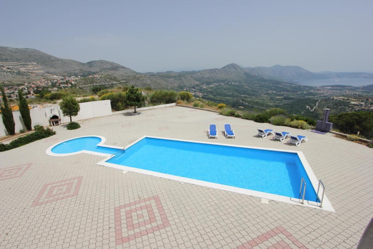 Luxury Apartment Petra Ravno Buitenkant foto